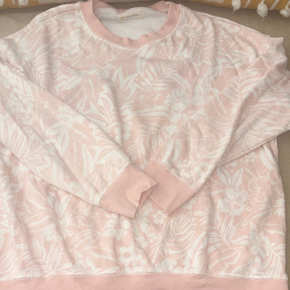 🌺 Ocean Drive by Vintage Havana cozy pink hibiscus tropical sweatshirt only